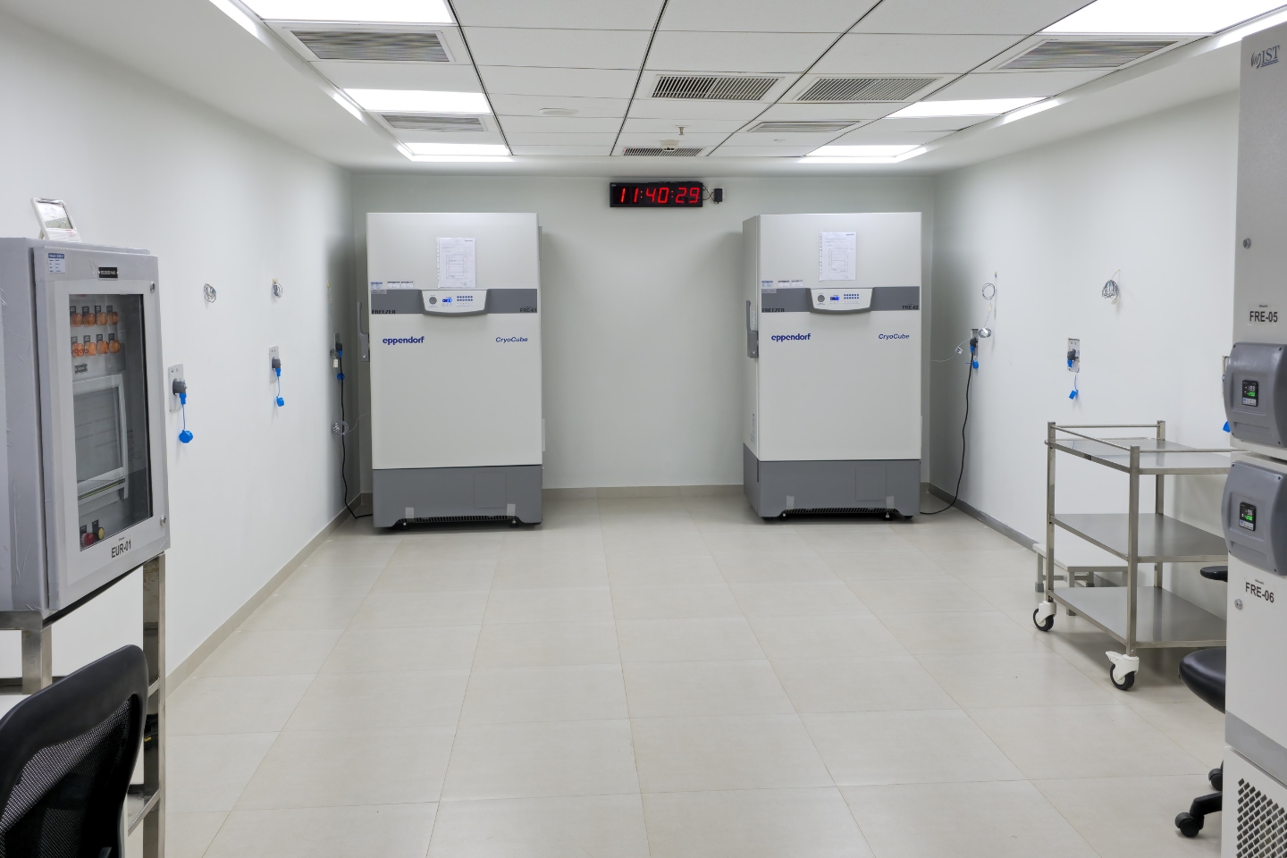 -70C freezer room